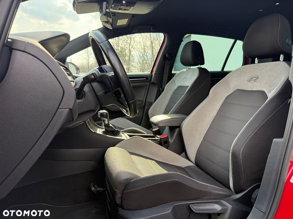 Volkswagen Golf - 11