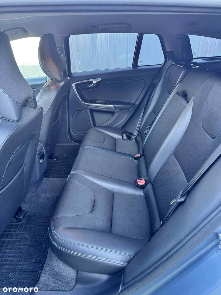 Volvo V60 D2 Geartronic Momentum - 12