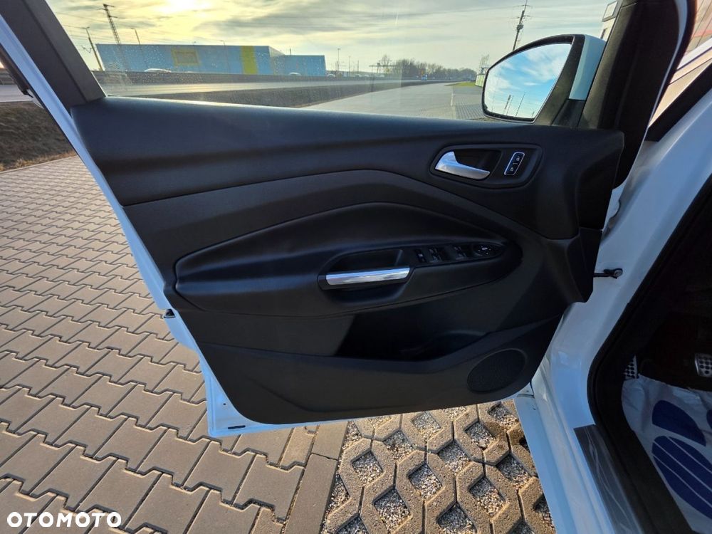 Ford Kuga - 12