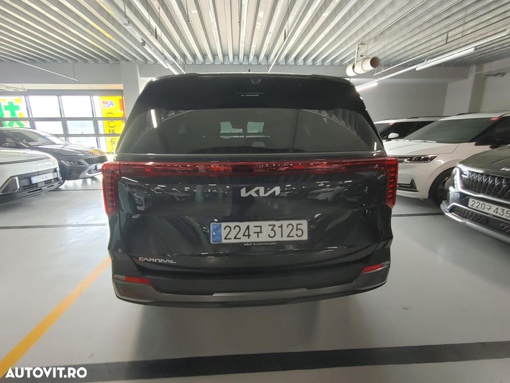 Kia Carnival - 6