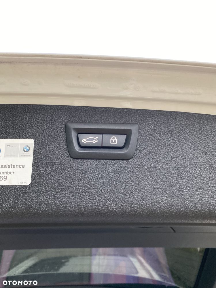 BMW Seria 3 330i xDrive Luxury Line - 15