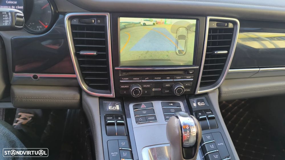 Porsche Panamera 4 Platinum Edition PDK - 10