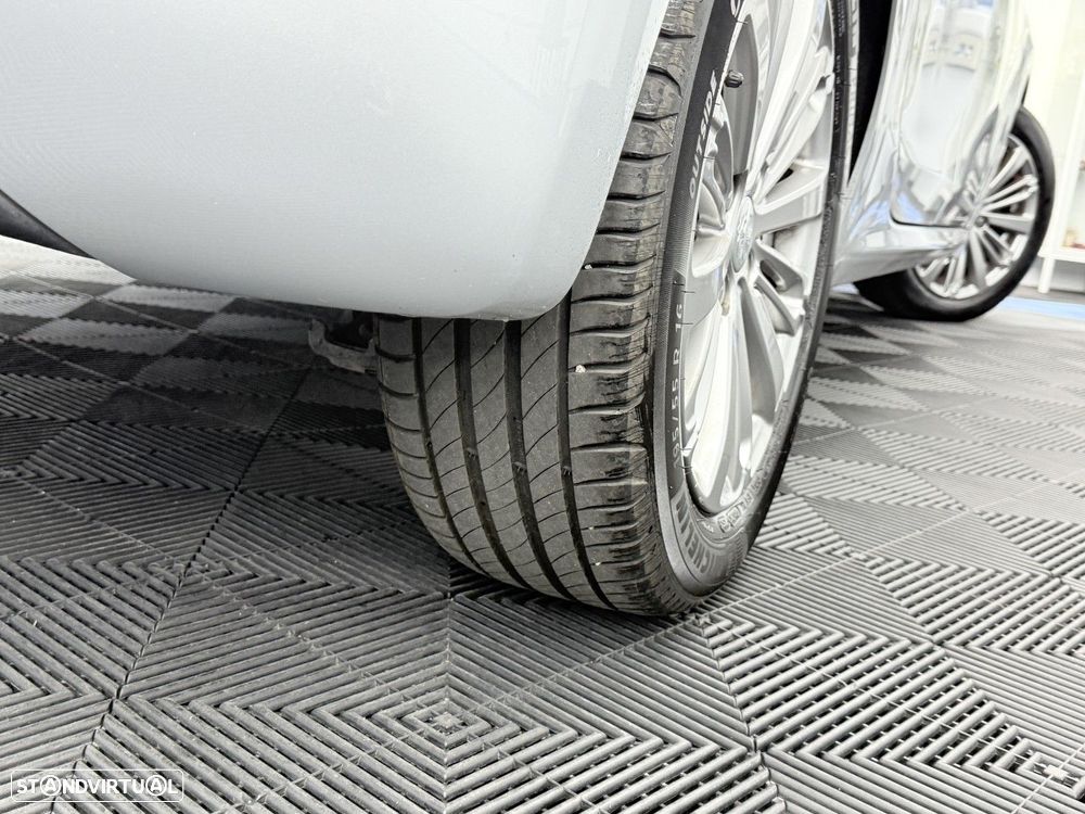 Peugeot 208 1.2 PureTech Allure - 32