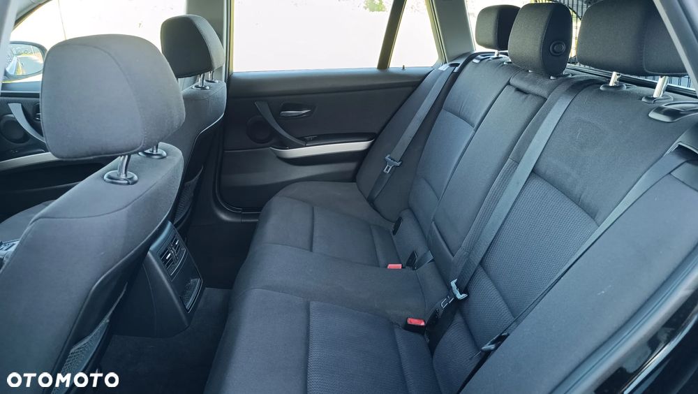 BMW Seria 3 330d DPF Edition Sport - 18