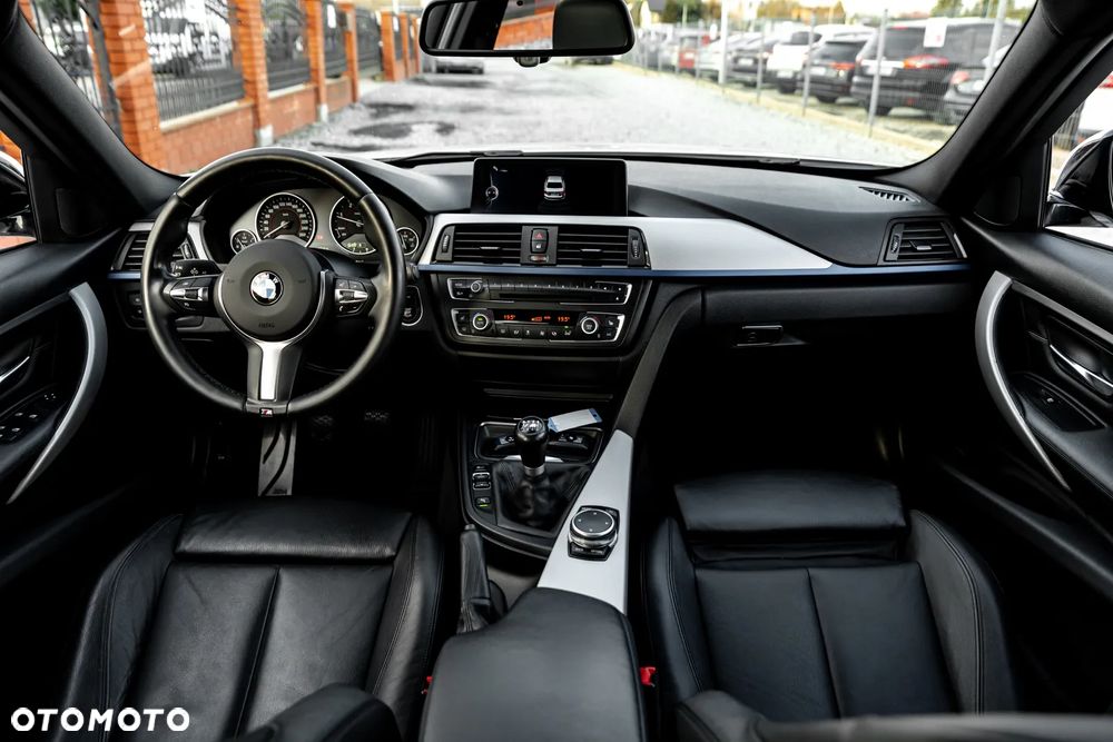 BMW Seria 3 320d xDrive M Sport - 27