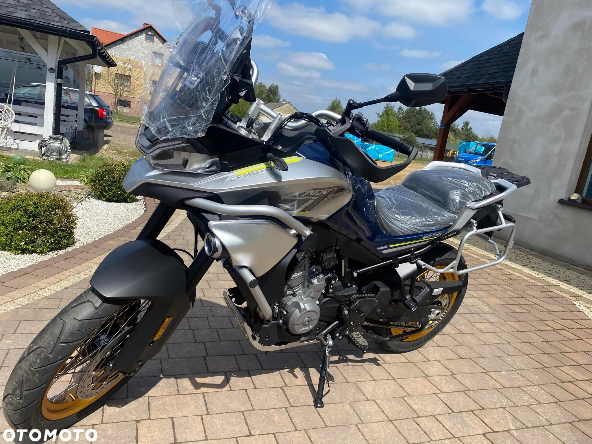 CFMoto MT - 9