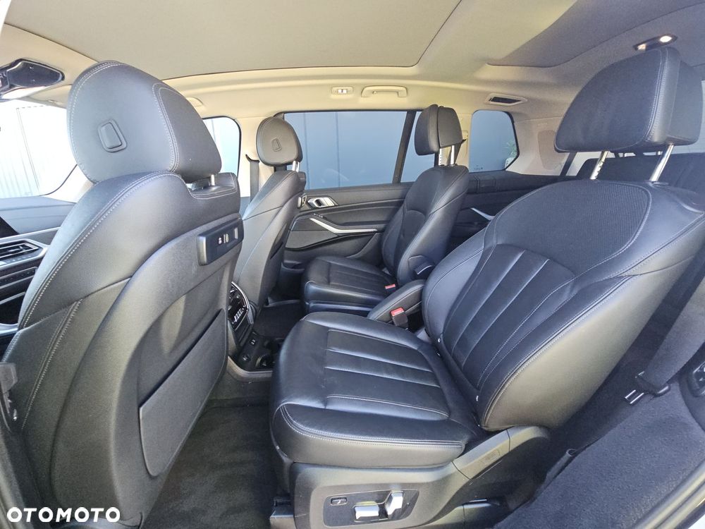BMW X7 xDrive40i mHEV - 15