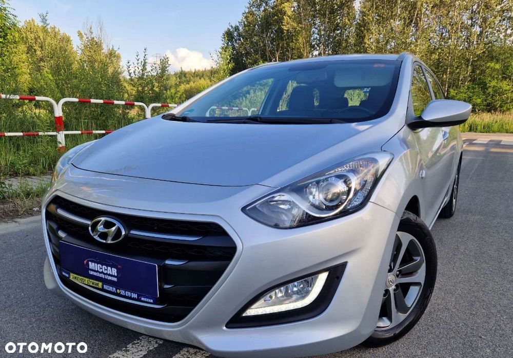 Hyundai i30 blue Kombi 1.6 GDi YES Silver - 1