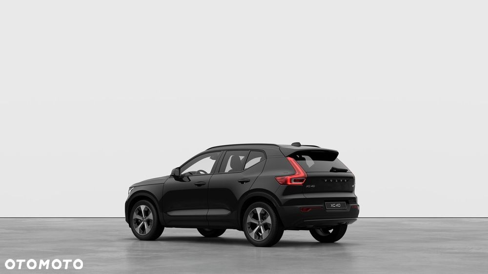 Volvo XC 40 B3 Ultra Dark - 2