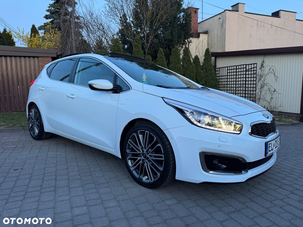 Kia Ceed 1.6 CRDi 136 ISG Platinum Edition - 29