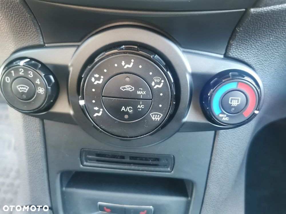Ford Fiesta 1.0 EcoBoost Gold X - 9