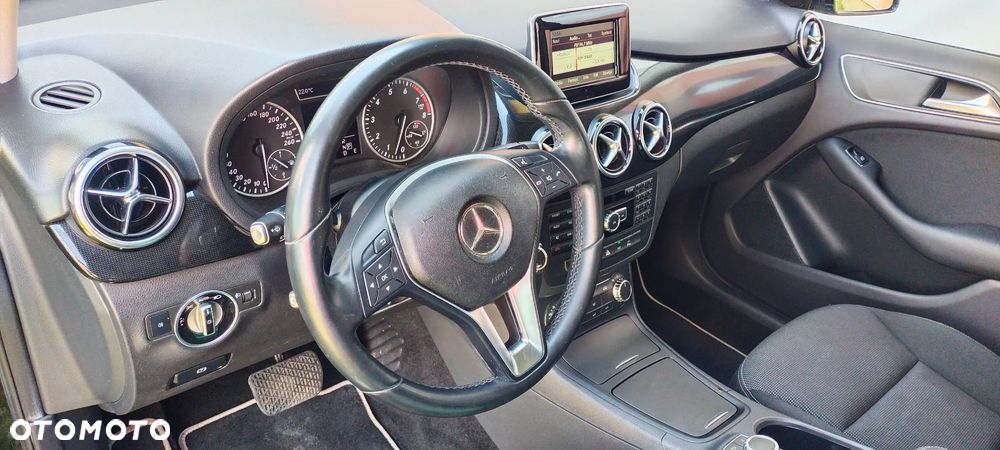 Mercedes-Benz Klasa B 180 (BlueEFFICIENCY) 7G-DCT - 12