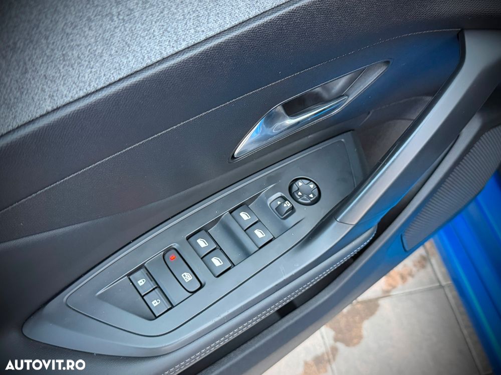 Peugeot 308 1.2 L PureTech Turbo S&S EAT8 Allure Pack - 28