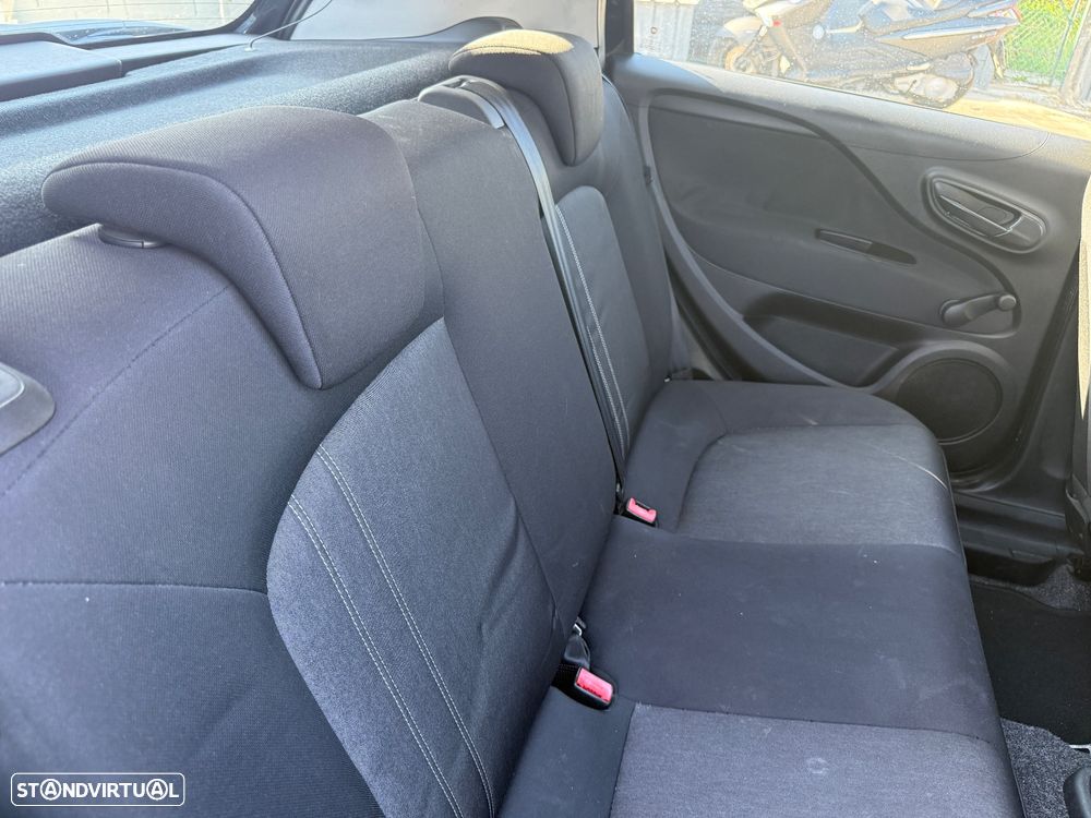 Fiat Punto 1.3 M-Jet Easy S&S - 19