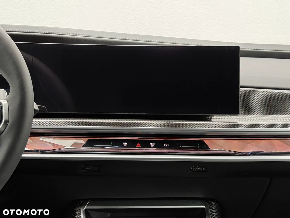 BMW Seria 7 - 26