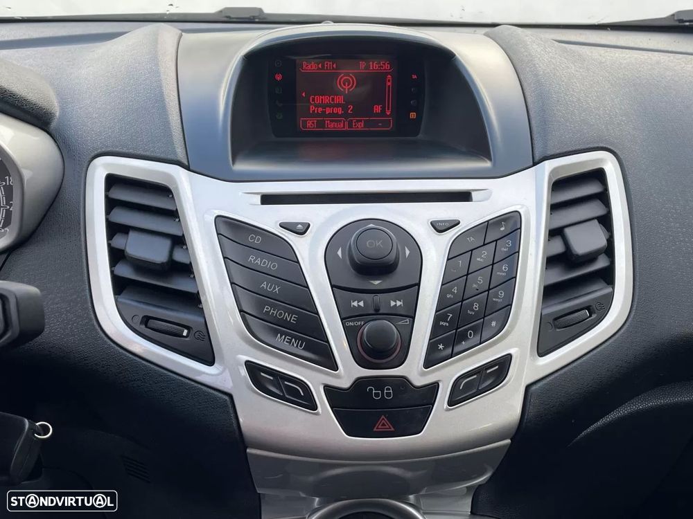 Ford Fiesta 1.25 Titanium - 25