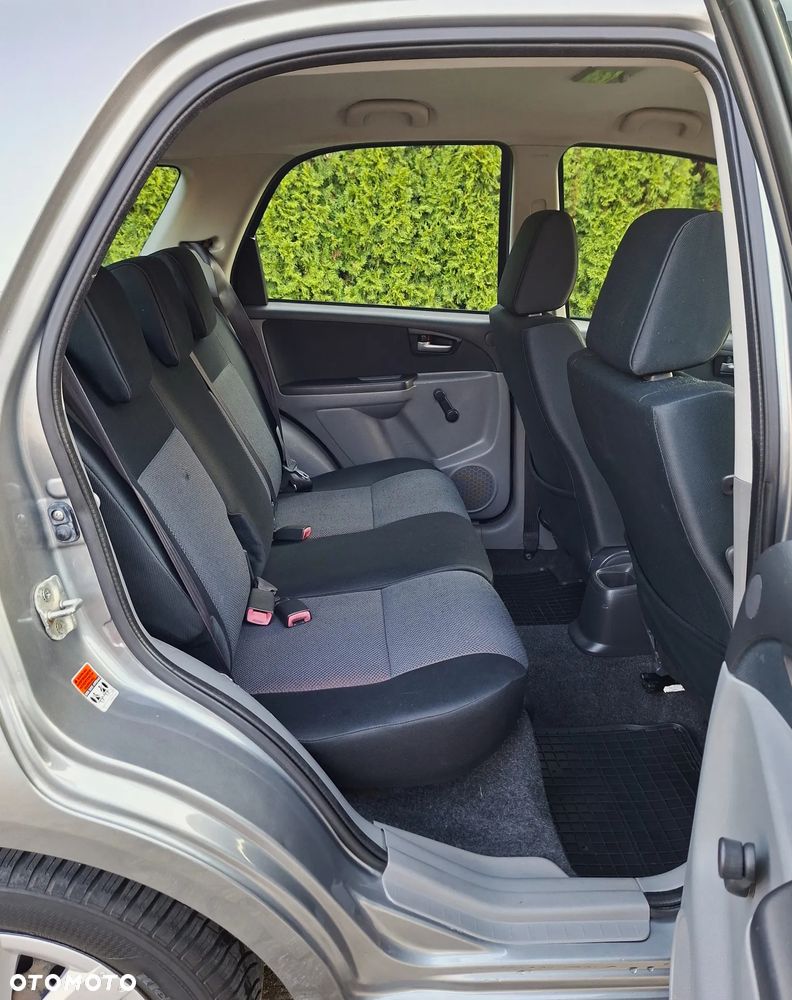 Suzuki SX4 1.6 VVT Streetline 4x2 Club - 12