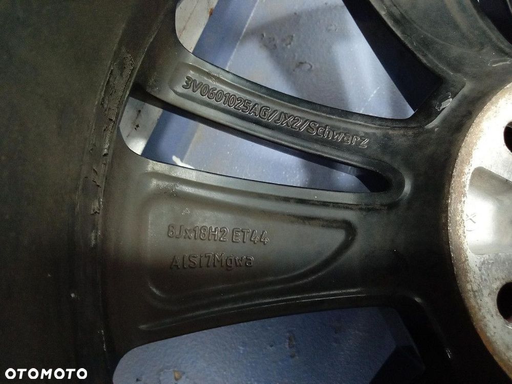 SKODA SUPERB III ALUFELGA OEM 8JX18 5X112 ET44 1 SZT 3V0601025AG - 7