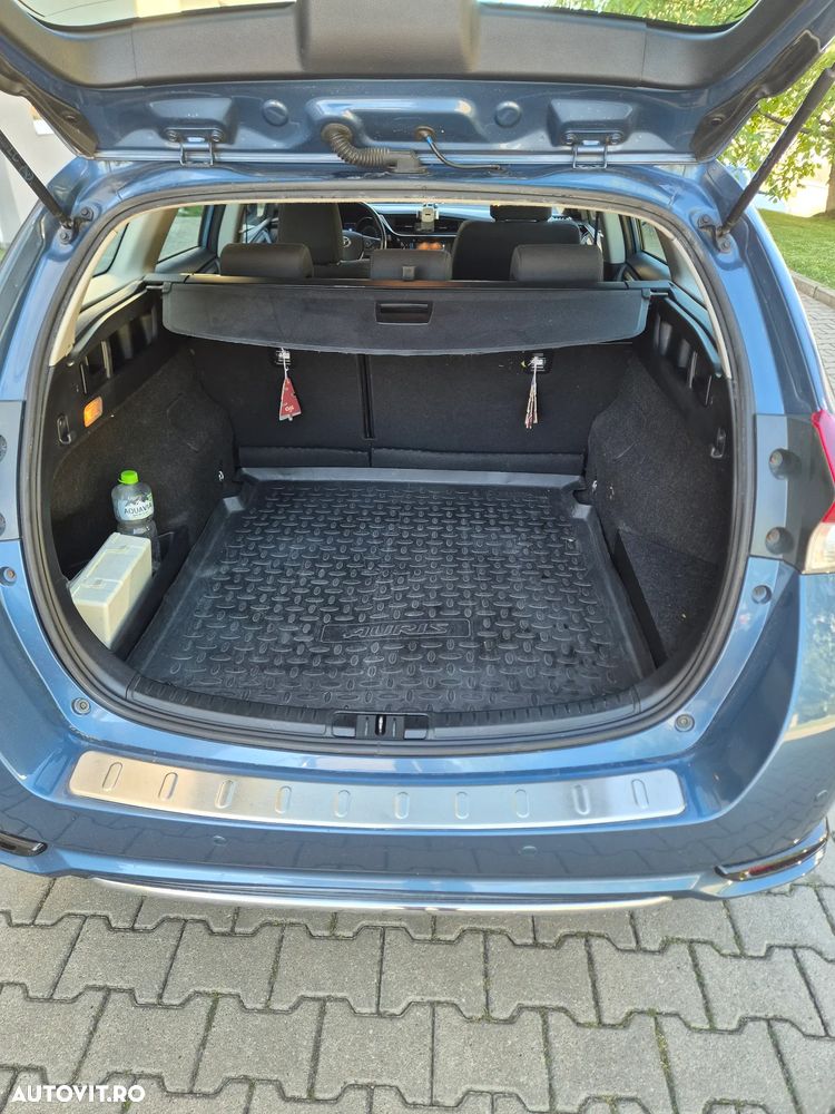 Toyota Auris 1.8 L VVT-i Luna - 5