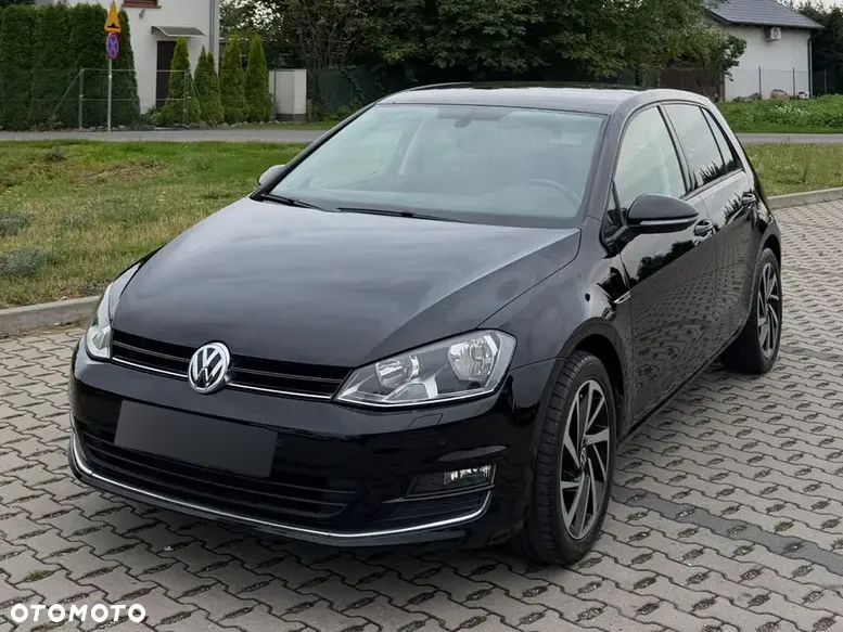 Volkswagen Golf - 1