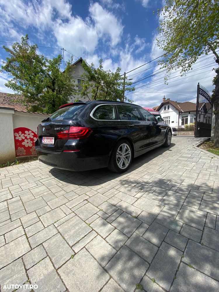 BMW Seria 5 520d Aut. Luxury Line - 7
