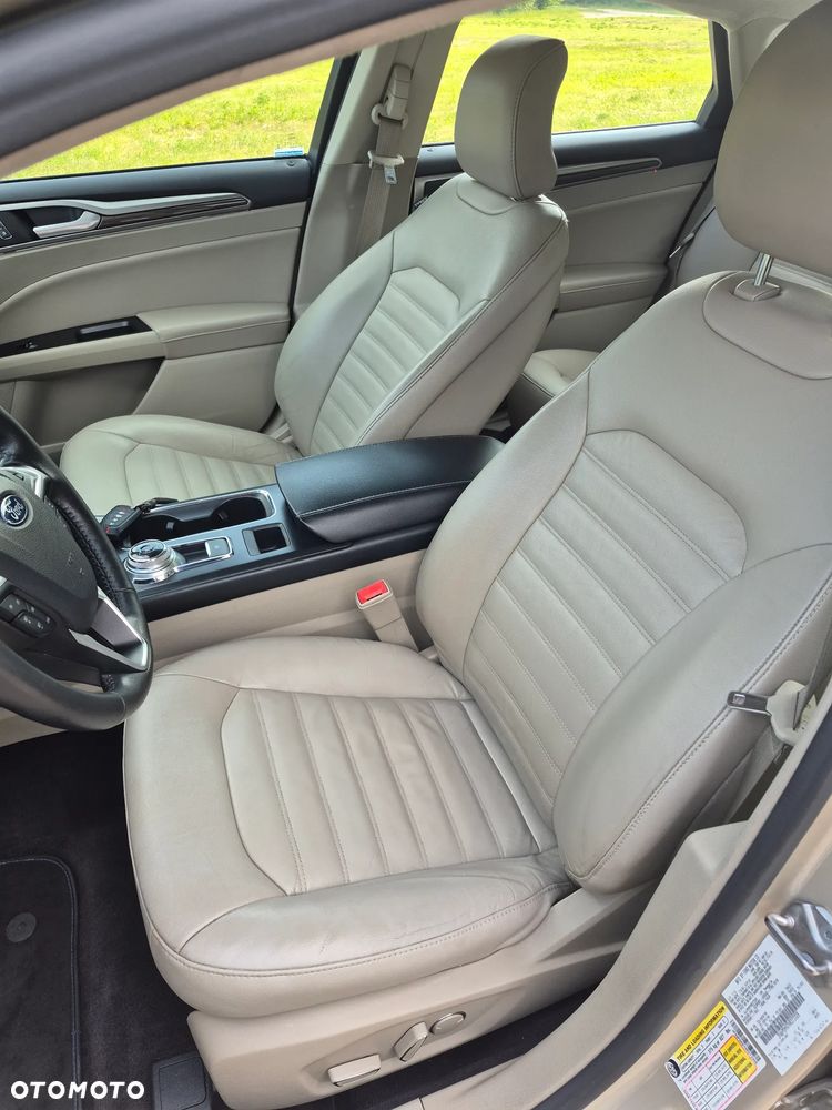 Ford Fusion - 18