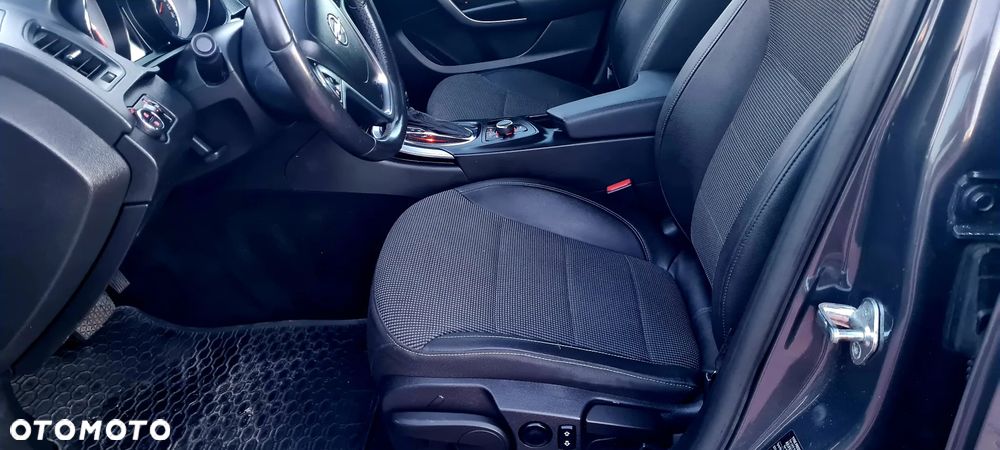 Opel Insignia - 16
