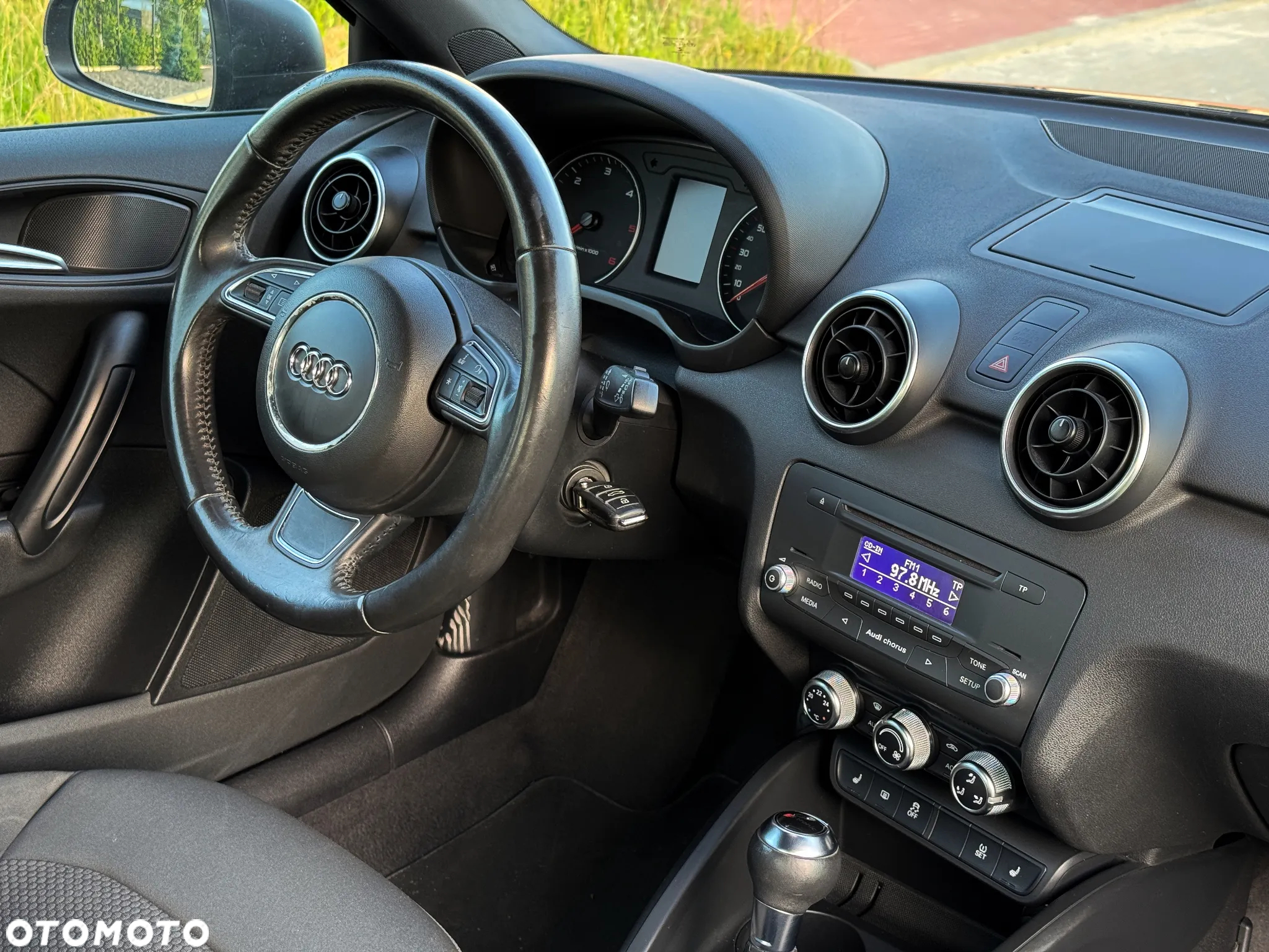 Audi A1 1.6 TDI S tronic Attraction - 13