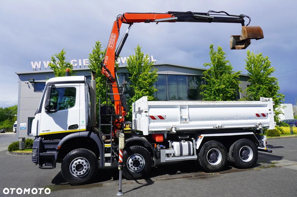 Mercedes-Benz Arocs 3236 8×4 / 90 tys. km / HDS Fassi F155A.0.22 / pilot / Wywrotka 2-stronna / Hydroburta / 3 szt_255718 - 12