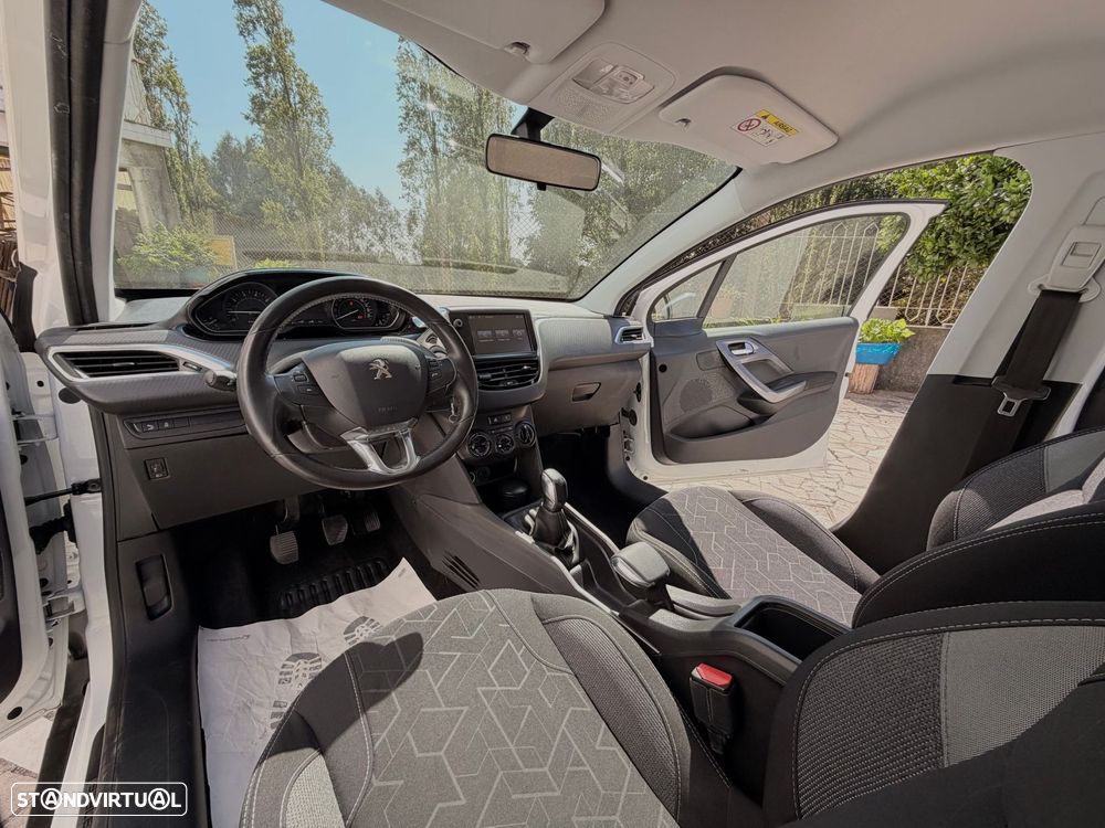 Peugeot 2008 1.2 PureTech Style - 30