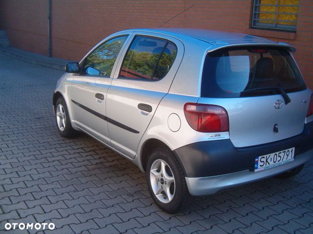 Toyota Yaris - 15