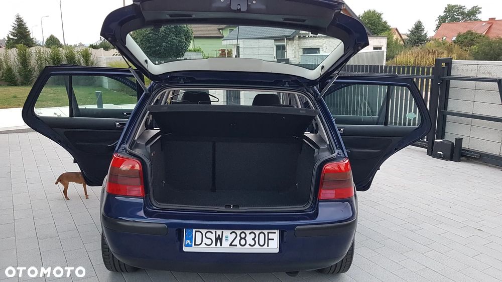 Volkswagen Golf 1.6 Comfortline - 28