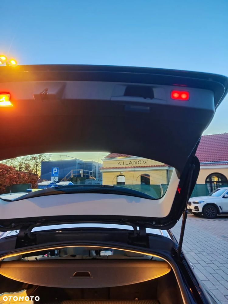 Mercedes-Benz Klasa E 300 AMG - 12