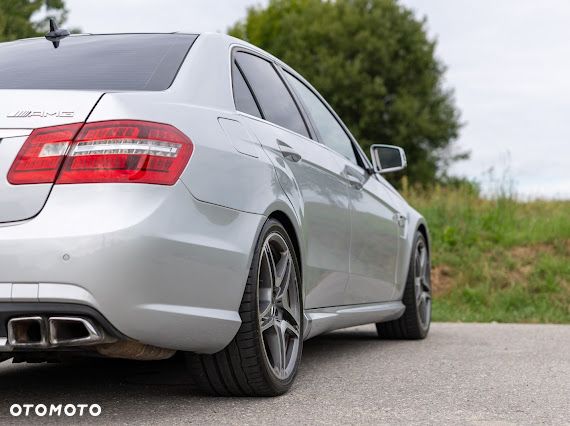 Mercedes-Benz Klasa E 63 AMG AMG Speedshift 7G-MCT - 27