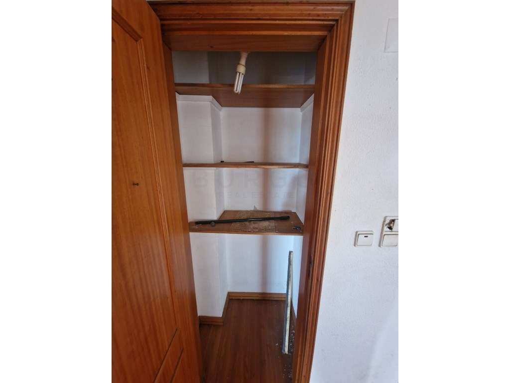Espaçoso apartamento T2, localizado em São Marcos, Cacém. - Grande imagem: 5/30