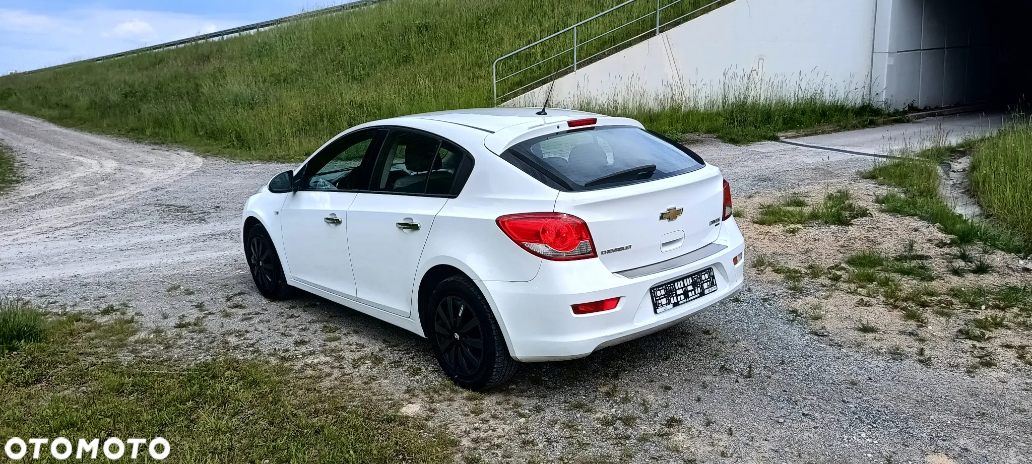 Chevrolet Cruze 1.6 LS+ - 3