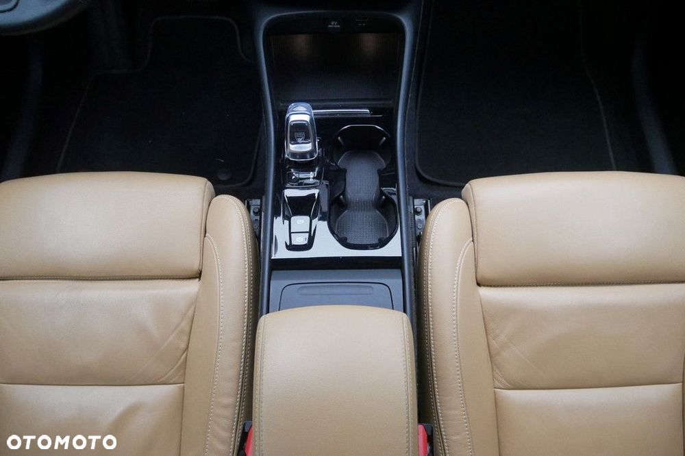 Volvo XC 40 - 11