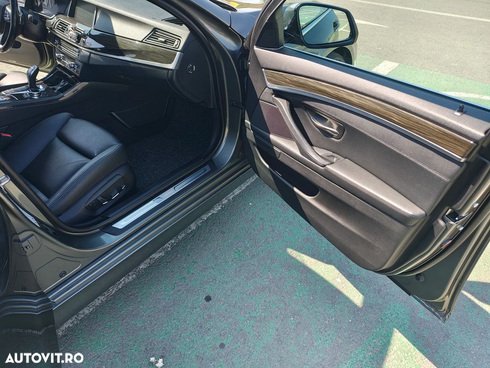 BMW Seria 5 525d xDrive AT - 16