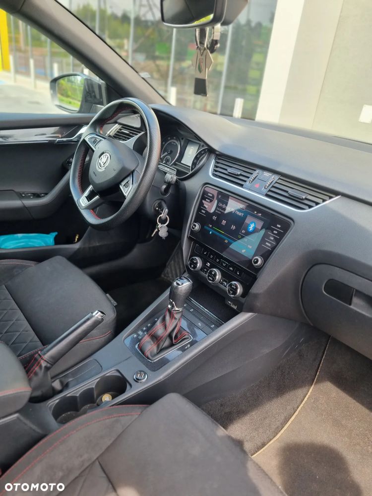 Skoda Octavia 2.0 TSI RS DSG - 16