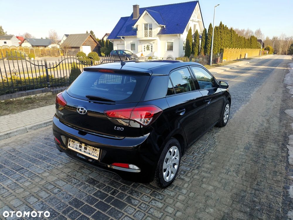 Hyundai i20 blue 1.2 - 10