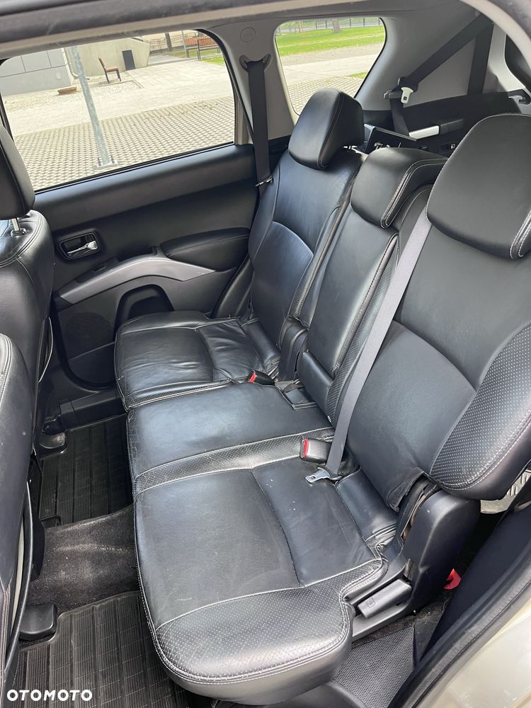 Mitsubishi Outlander - 6