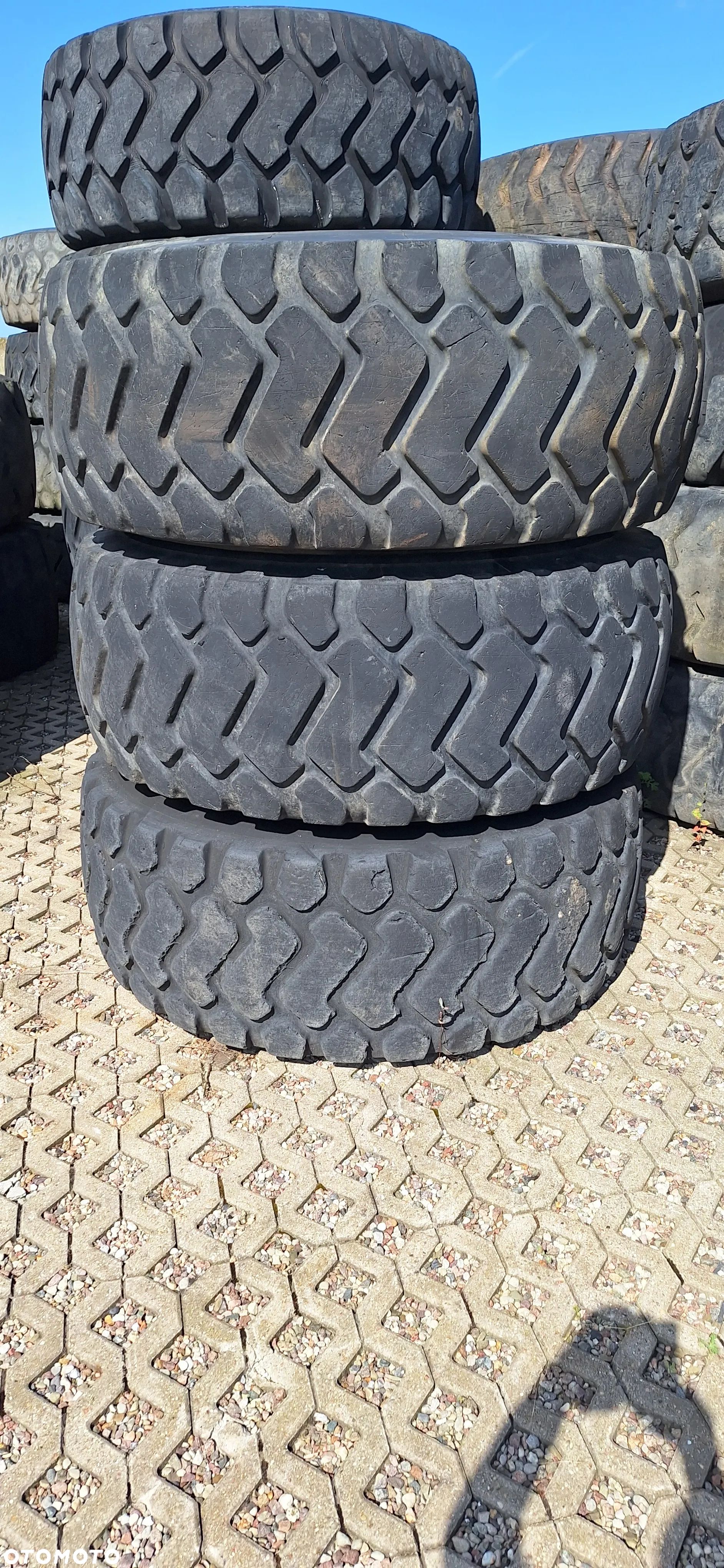 Koło kompletne do ładowarki Zettelmeyer 3002 23,5 x 25 - 1