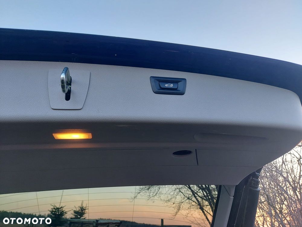 BMW Seria 3 318d DPF - 19
