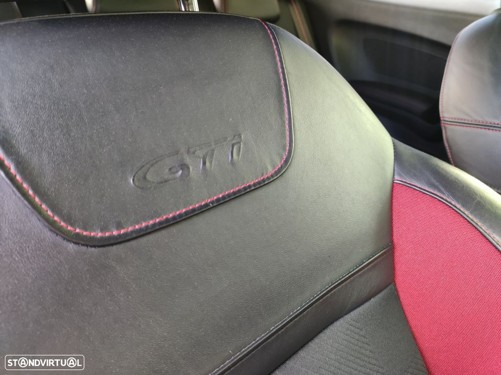 Peugeot 208 1.6 THP GTi - 29
