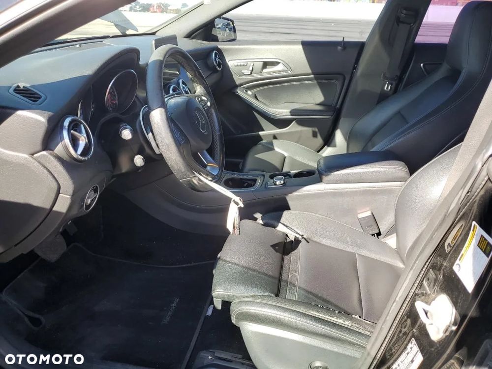 Mercedes-Benz CLA 250 7G-DCT - 8
