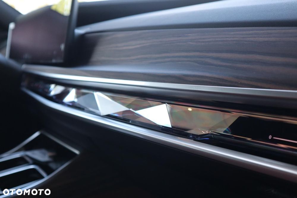 BMW Seria 7 - 16