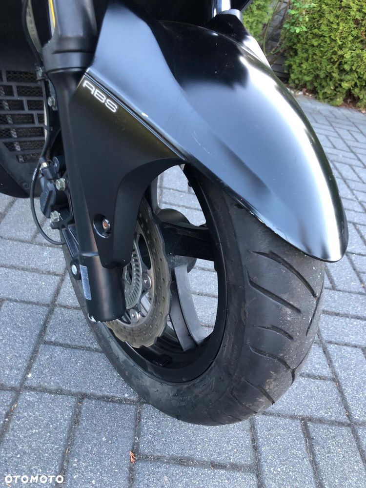 Suzuki Burgman - 8