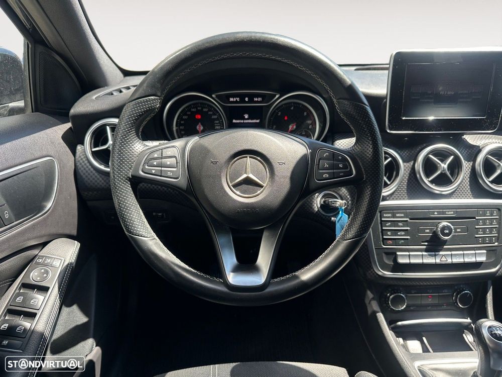 Mercedes-Benz A 180 d Urban - 12