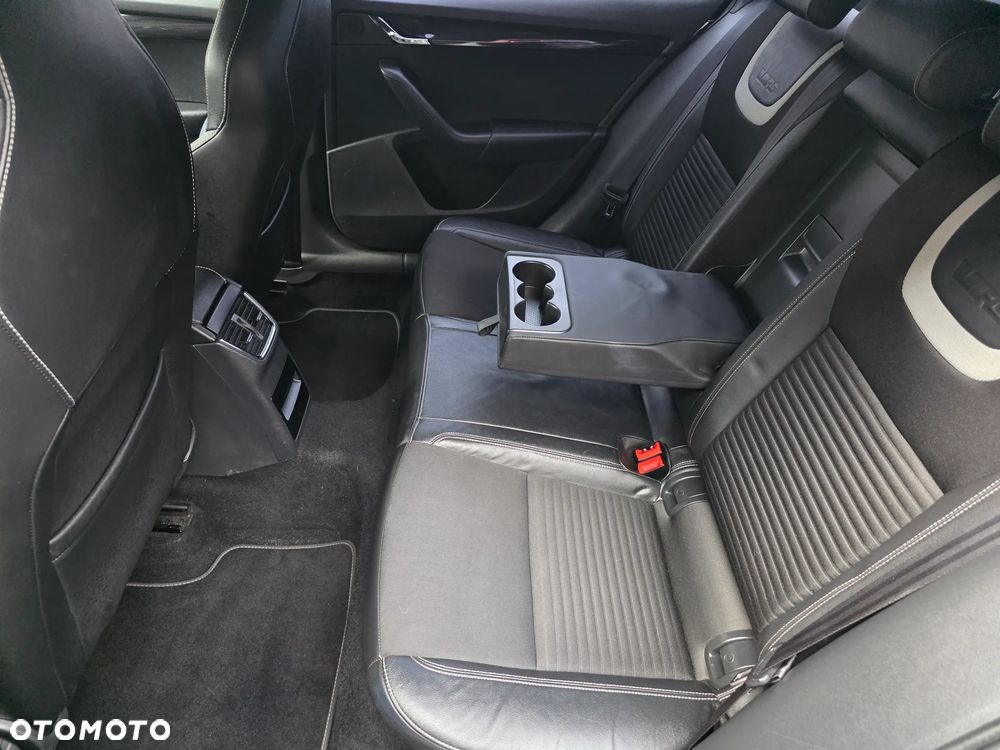 Skoda Octavia 2.0 TSI RS DSG - 10