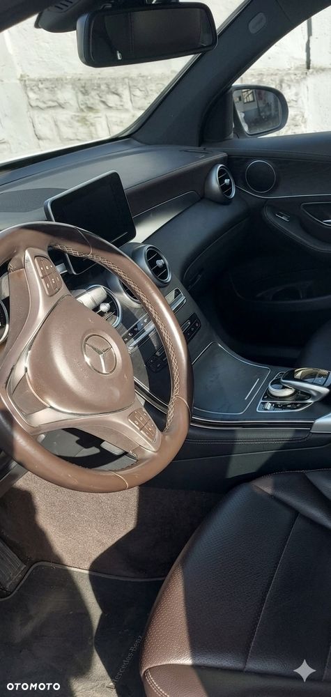 Mercedes-Benz GLC 220 d 4Matic 9G-TRONIC Exclusive - 3